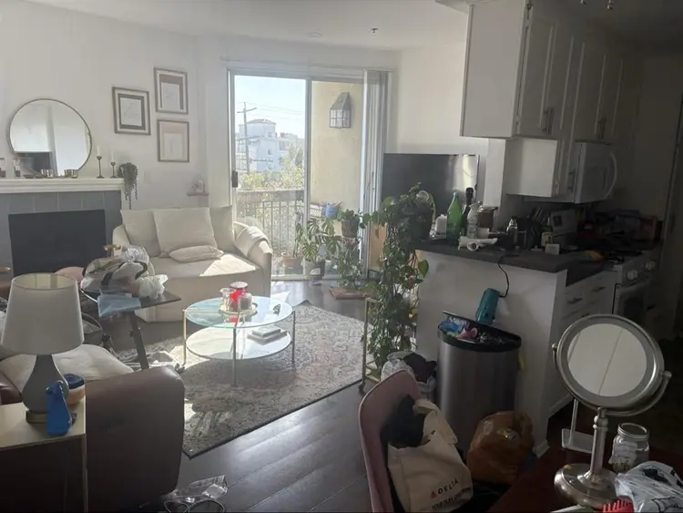 Looking for roomate July 1st!!