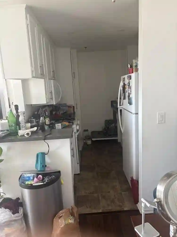 Looking for roomate July 1st!!