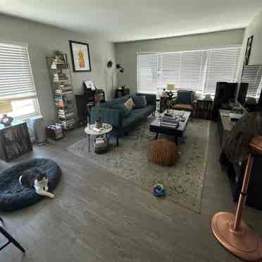 Bright 2BR in Sherman Oaks