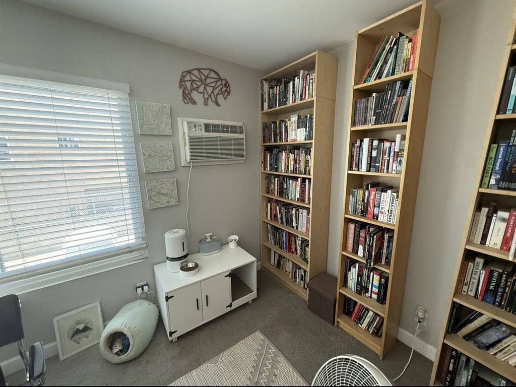 Bright 2BR in Sherman Oaks