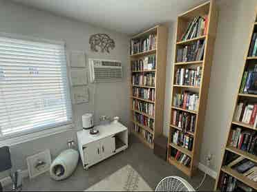 Bright 2BR in Sherman Oaks