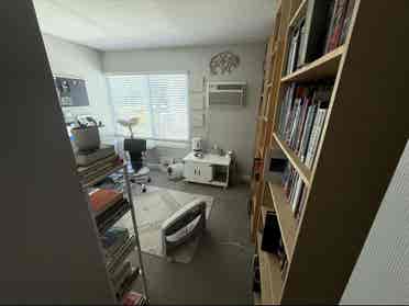 Bright 2BR in Sherman Oaks