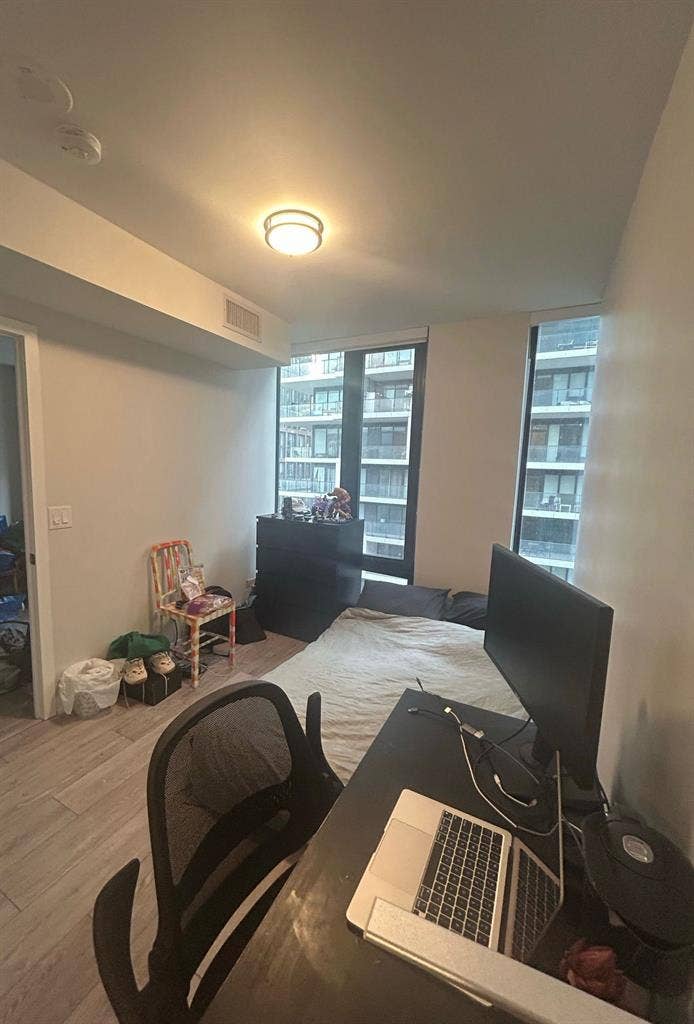 1 bedroom in b condo apartment