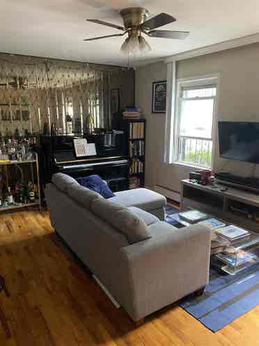 Bedroom available in Greenpoint