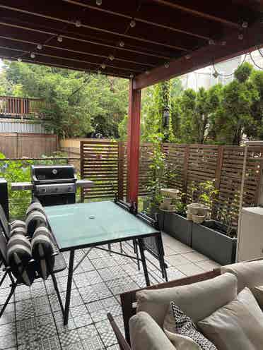 Bedroom available in Greenpoint