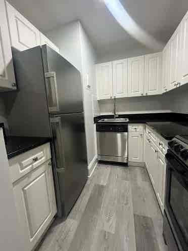 ✨Room Available in Midtown South✨