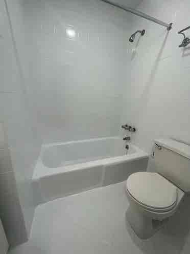✨Room Available in Midtown South✨