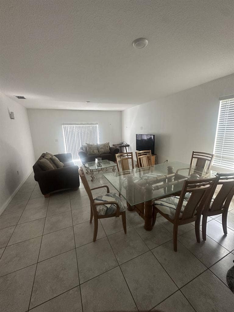 Small room for rent