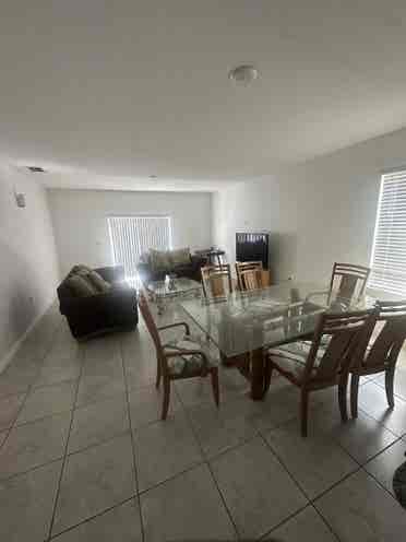 Small room for rent