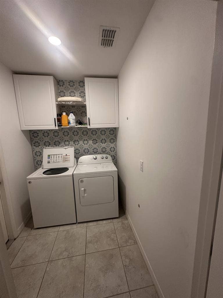 Small room for rent