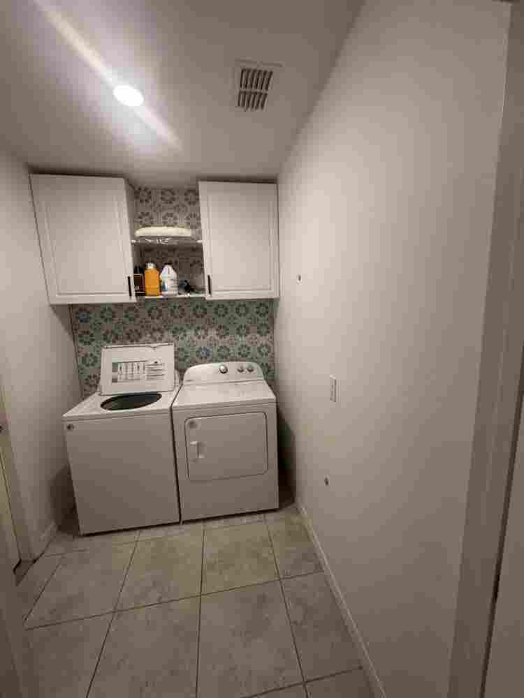 Small room for rent