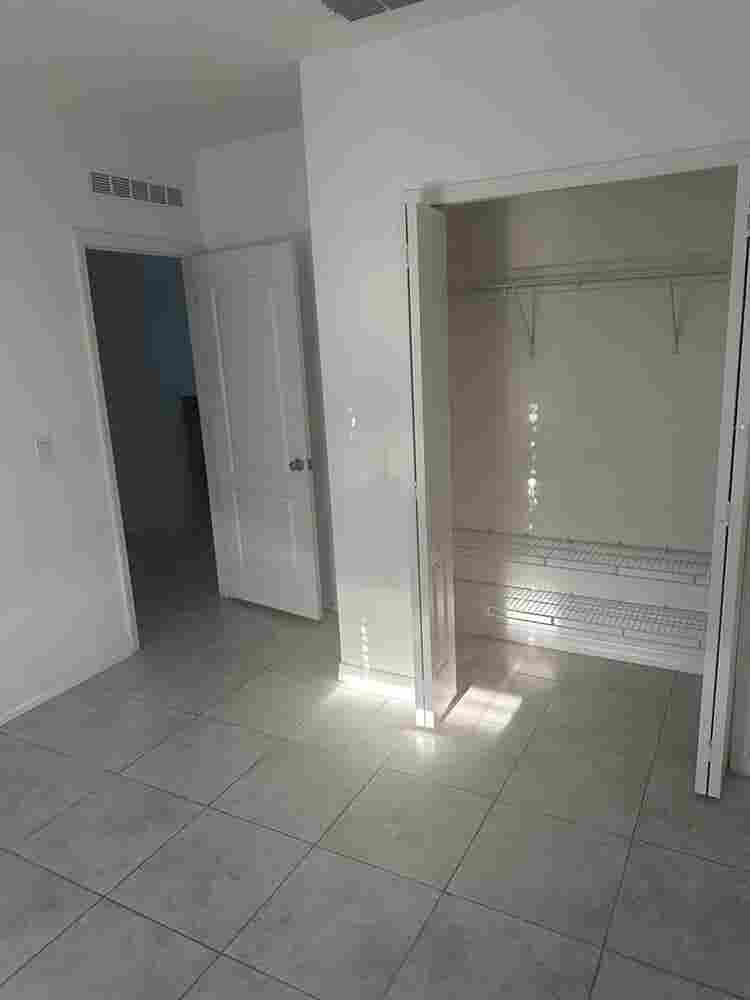 Small room for rent