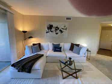 Gorgeous Furnished Room & Bath