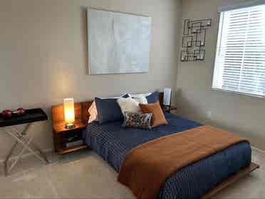 Gorgeous Furnished Room & Bath