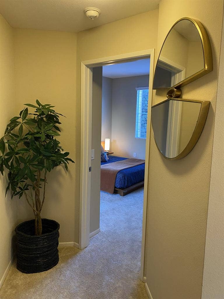 Gorgeous Furnished Room & Bath