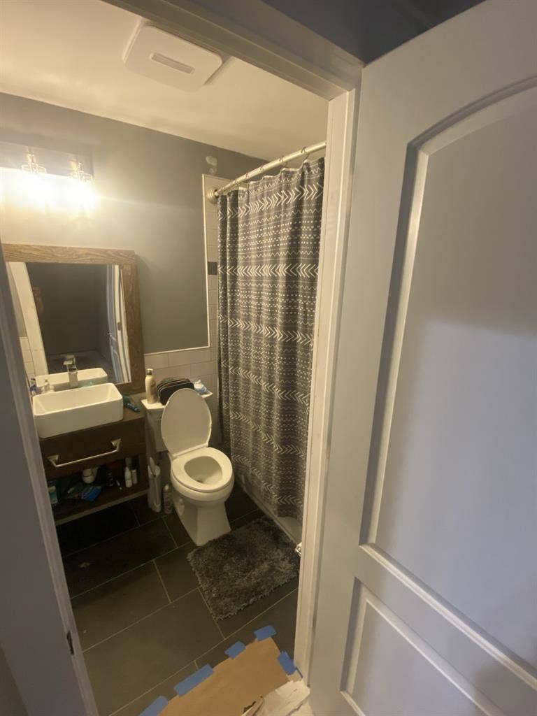 Looking for a roommate