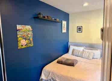 $ Room In Sherman Oaks Housee