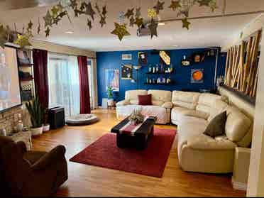 $ Room In Sherman Oaks Housee