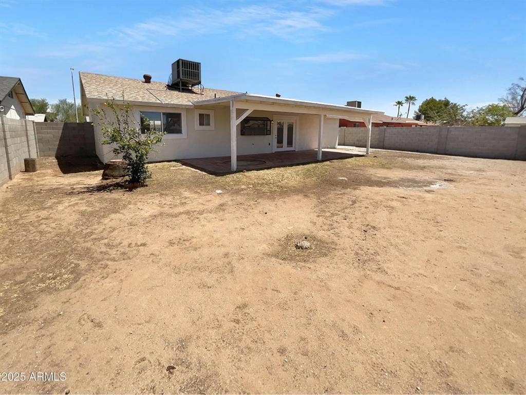 3 bedroom house available for rent