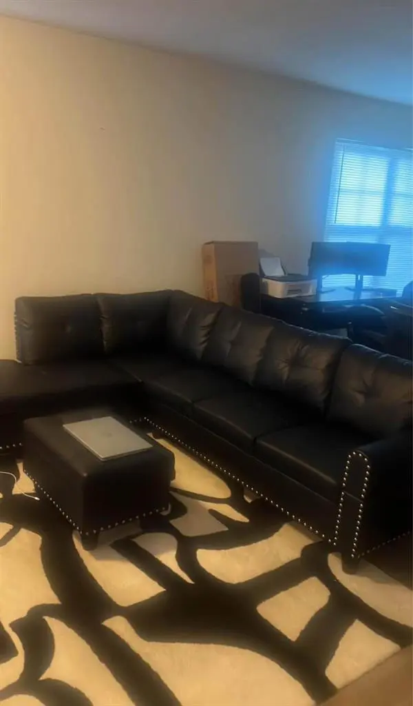 Luxury Master Bedroom For Rent