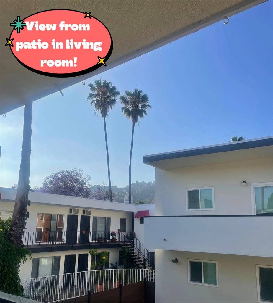 Huge room with en suite in Weho!