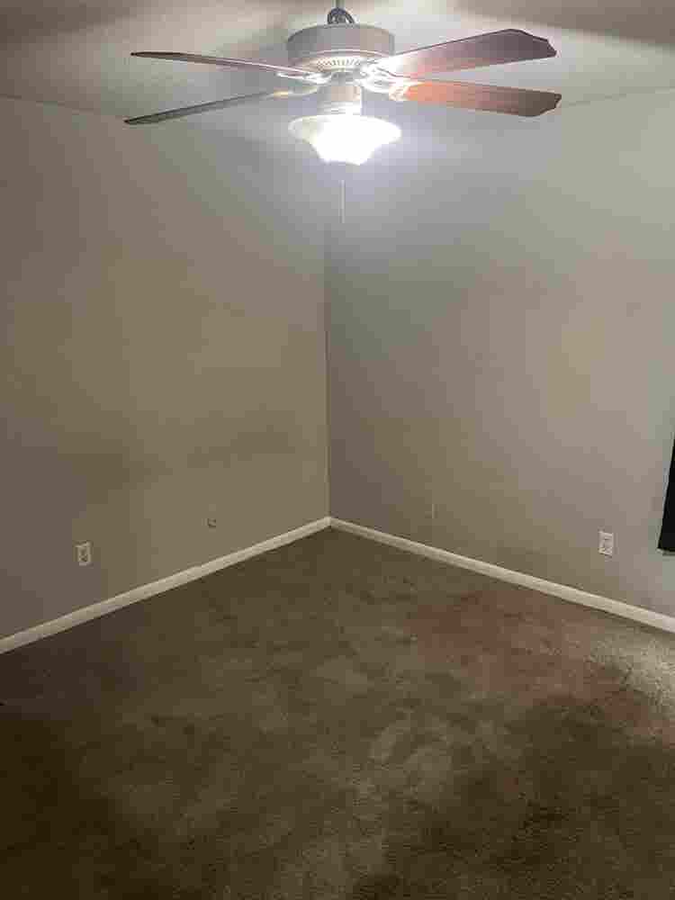 Single room available!