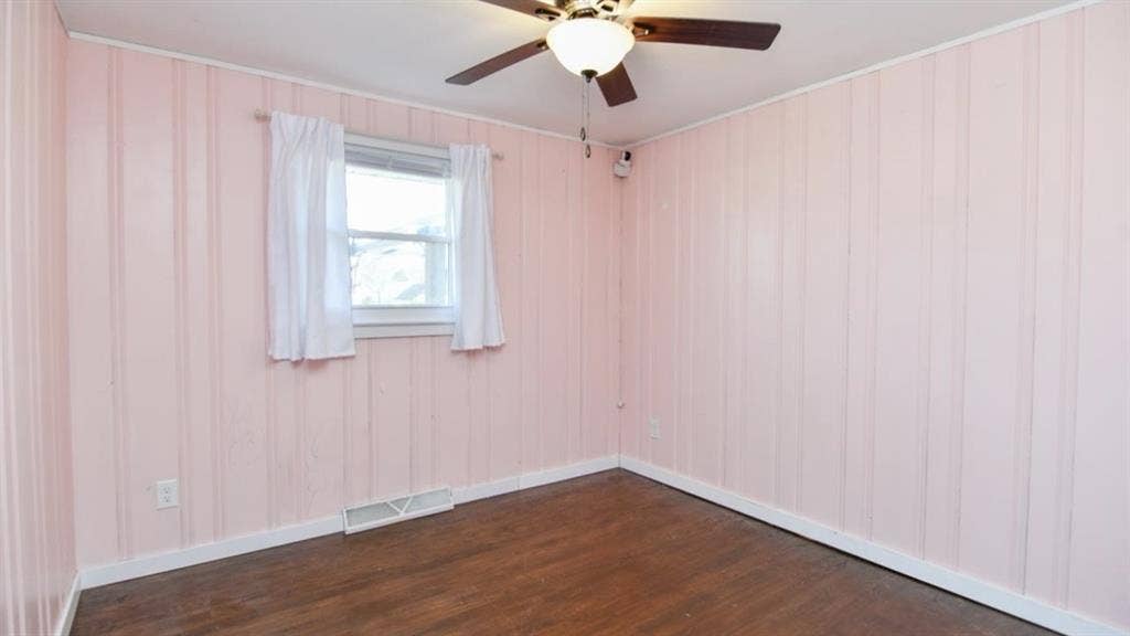 Searching for roommate(s)