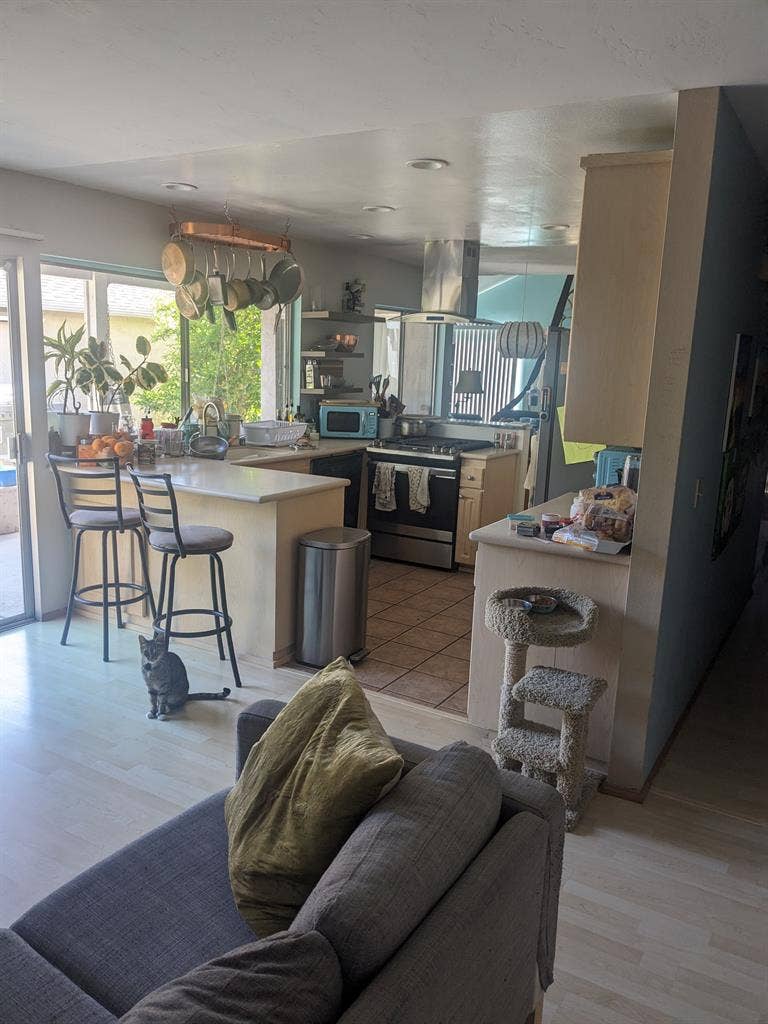 Room for rent. SDSU/Grossmont area