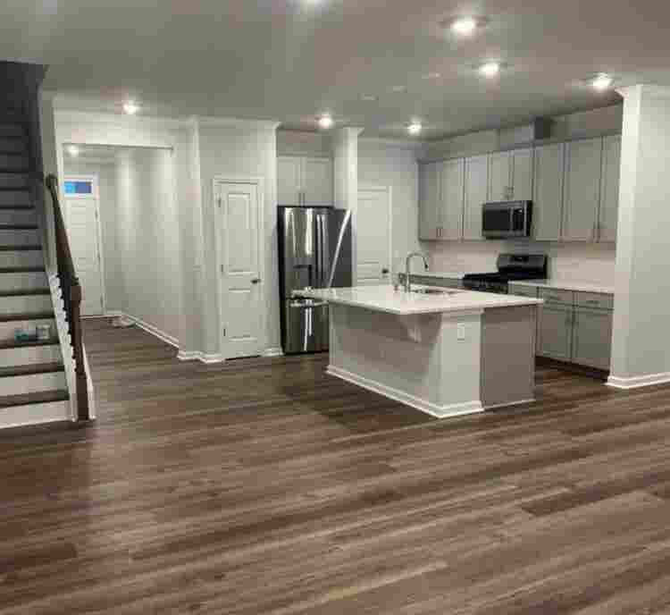 Independent room and bath available