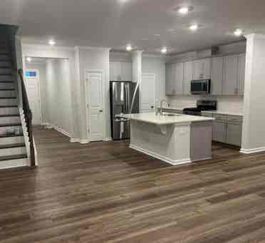 Independent room and bath available