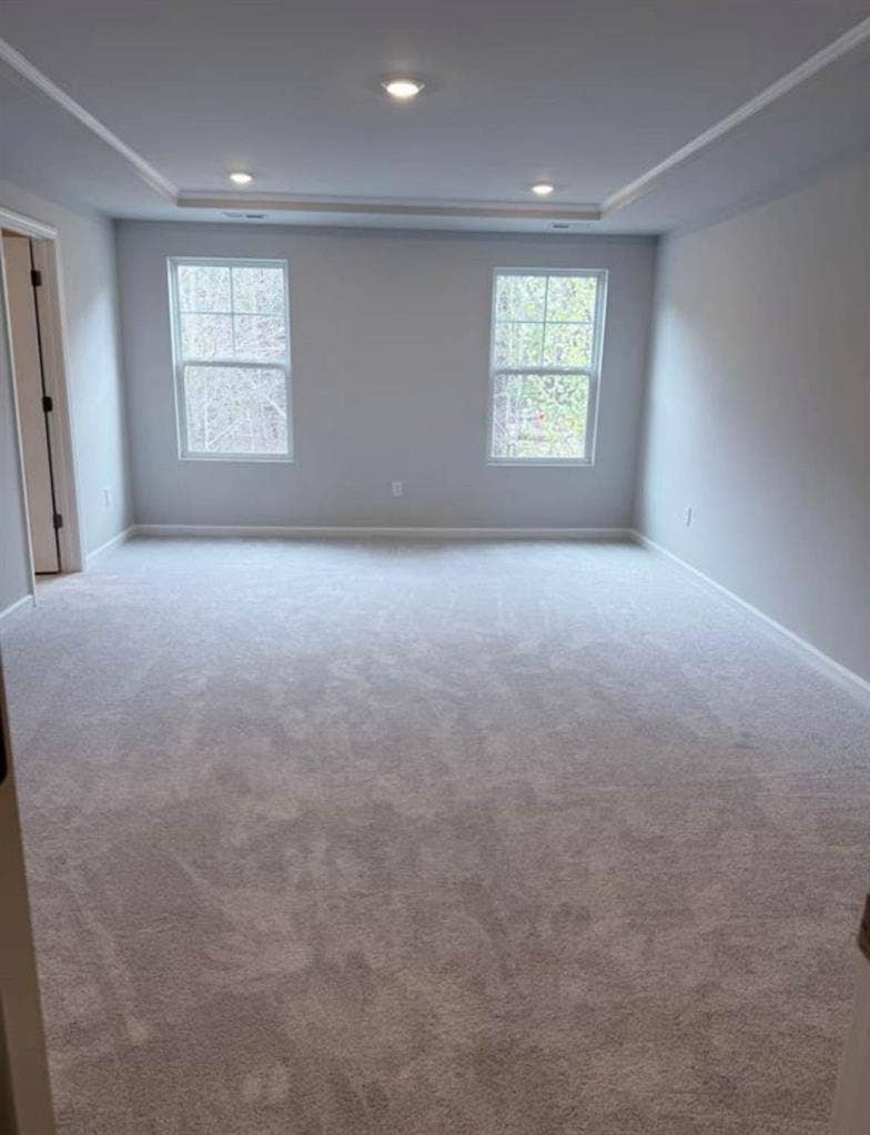 Independent room and bath available