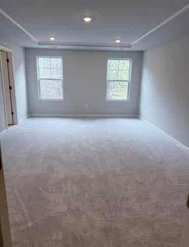 Independent room and bath available