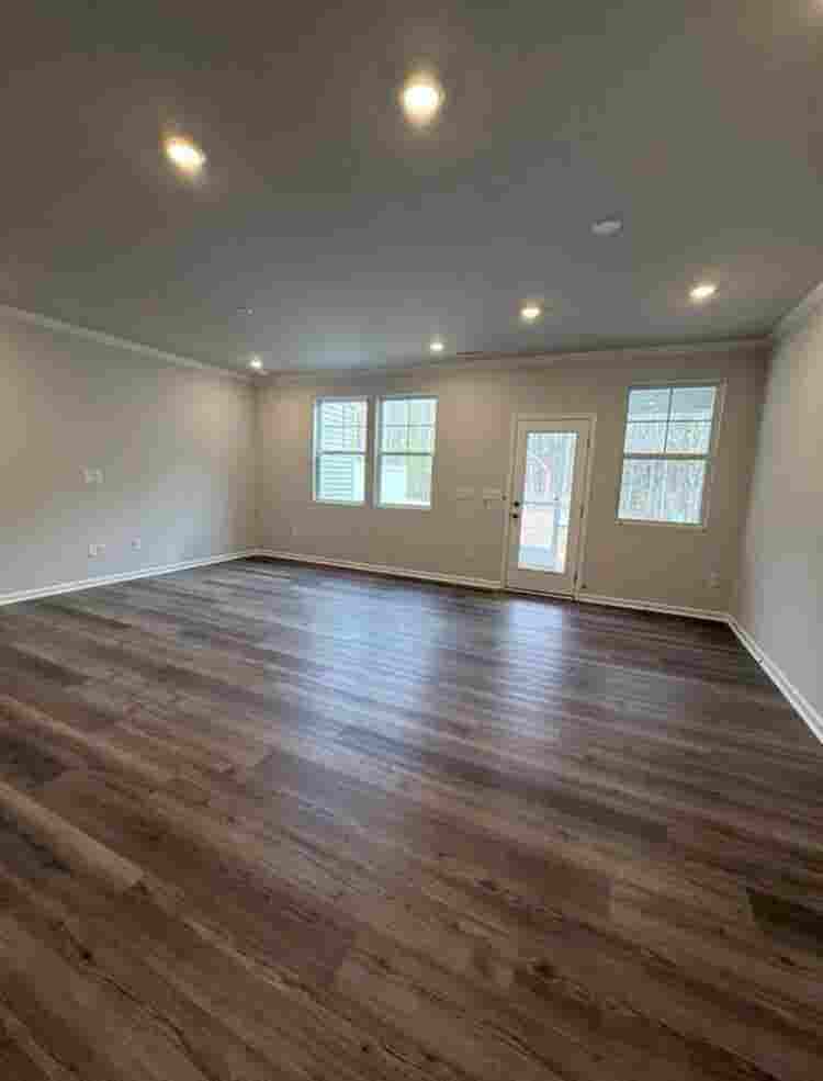 Independent room and bath available
