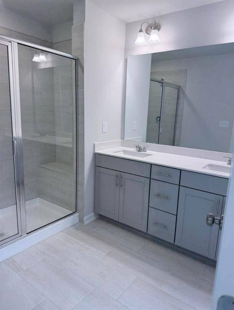 Independent room and bath available