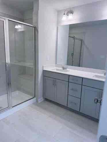 Independent room and bath available