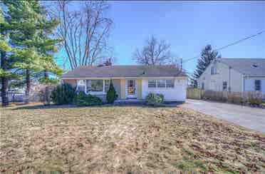 🏡  Basemnt Aprtmnt in Cambridge