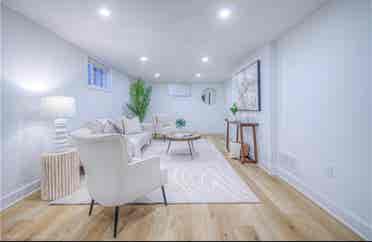 🏡  Basemnt Aprtmnt in Cambridge