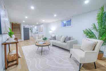 🏡  Basemnt Aprtmnt in Cambridge