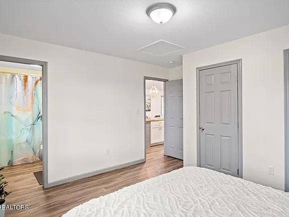 LRG.FURNISHED BEDROOM/ALL INCLUDED