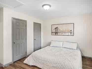 LRG.FURNISHED BEDROOM/ALL INCLUDED