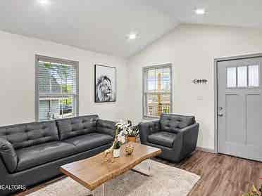 LRG.FURNISHED BEDROOM/ALL INCLUDED