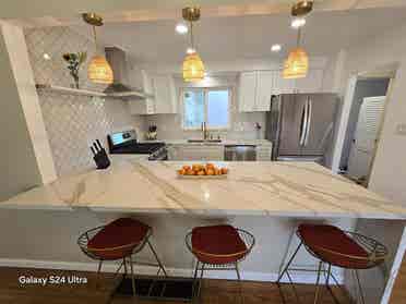 Looking for 1 roommate!
