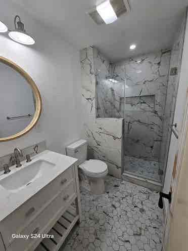 Looking for 1 roommate!