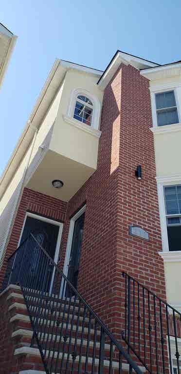 bath Apt in Harrison, NJ