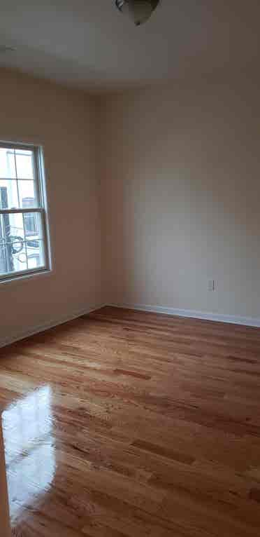 bath Apt in Harrison, NJ