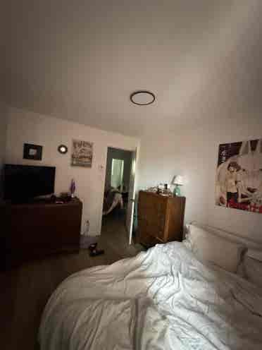 LEASE TRANSFER- Room for rent
