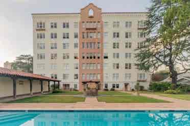 New grad needs Palo Alto roommate!