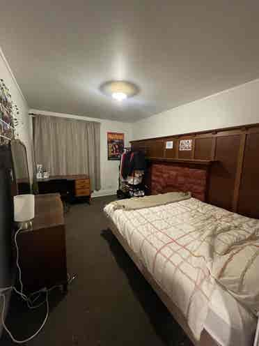 7 person girls flat on Leith!