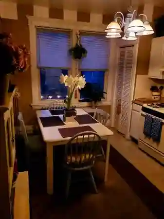 Small Room, Utilities are Included