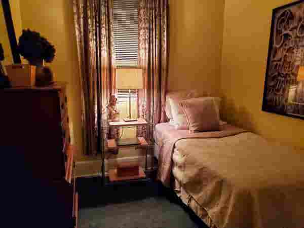 Small Room, Utilities are Included